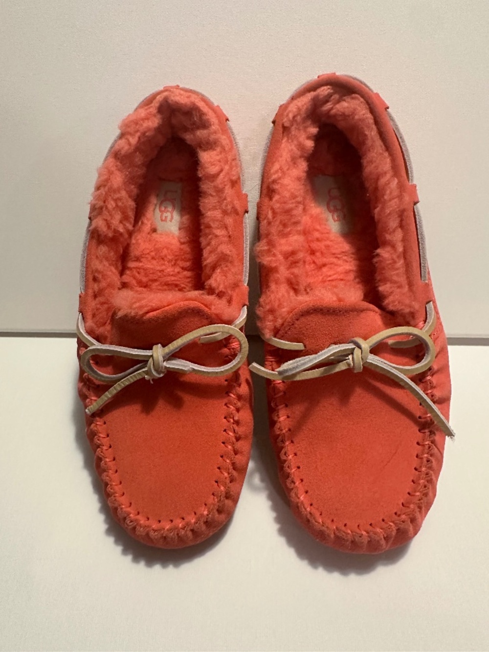 UGG Dakota Sz 6 1107949 Shearling Moccasin Slipper Nantucket Coral Suede Women's